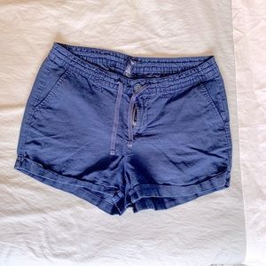 Ladies Vintage GAP Linen-like Shorts.  3” inseam.  Tie Waist.